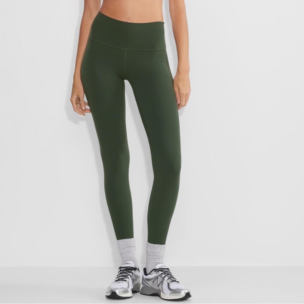 Aritzia TNAction BUTTER New Cheeky Hi-Rise Legging